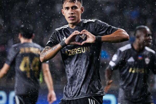 UEFA Champions Liqasinda Qarabag ve Ajax futbolculari arasinda oyun epizodu